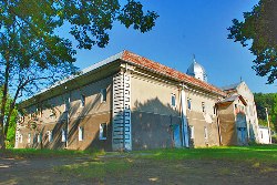 Монастир на Тернопільщині повернули Церкві, - але без землі